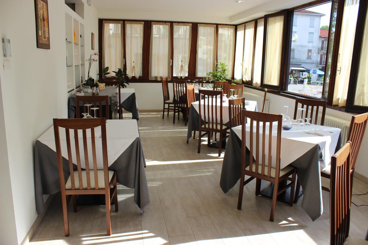 Albergo Ristorante Bismantova 카스텔노보 네 몬티 외부 사진