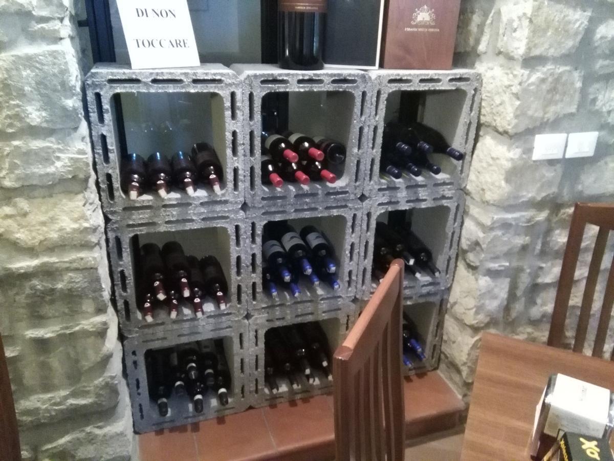 Albergo Ristorante Bismantova 카스텔노보 네 몬티 외부 사진